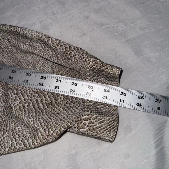 Maggie Barnes Buttoned Down Tunic Top Animal Print Size 32W Casual Brown/White - Picture 9 of 9